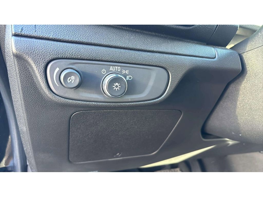 Used 2023 Chevrolet Bolt LT w/ Infotainment Package image 21