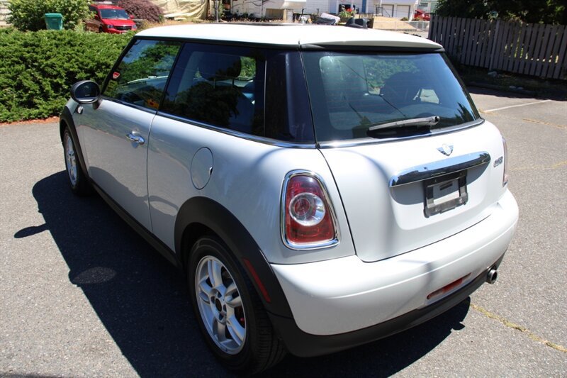 Used 2011 MINI Cooper Hardtop FWD image 4
