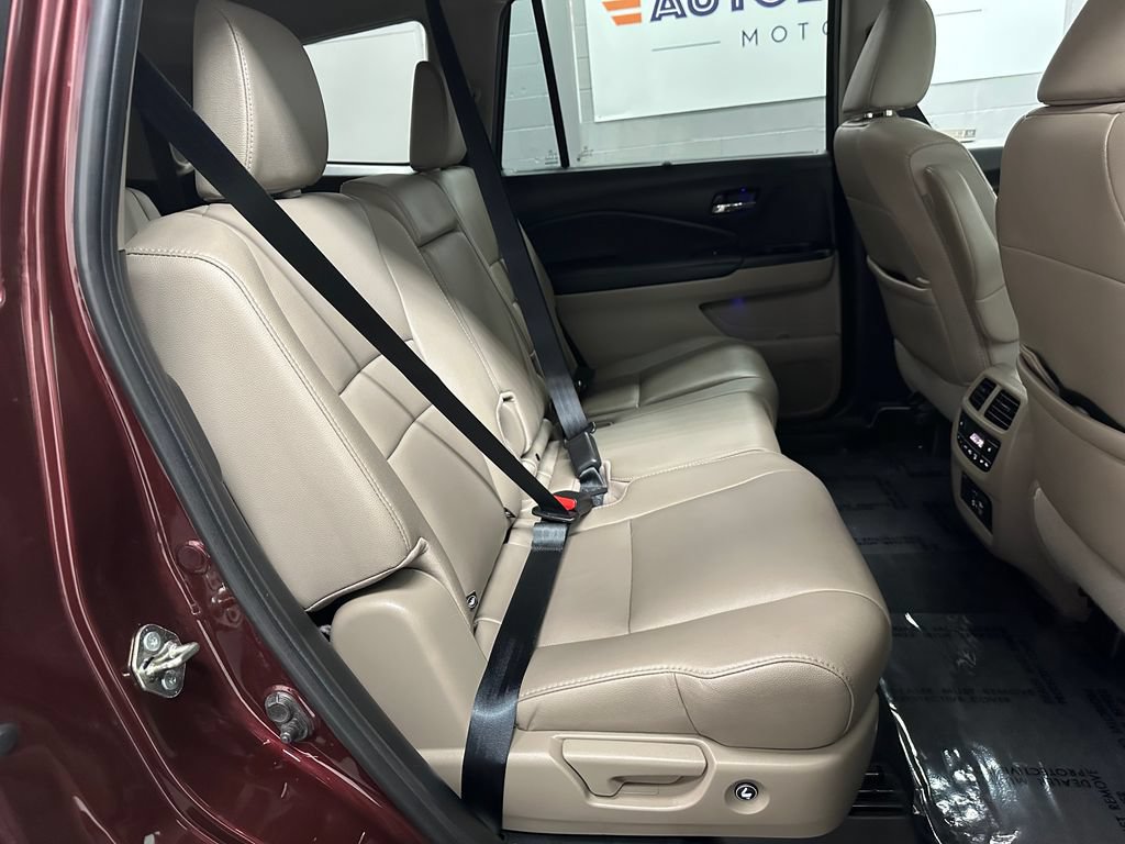 Used 2020 Honda Pilot Touring image 21