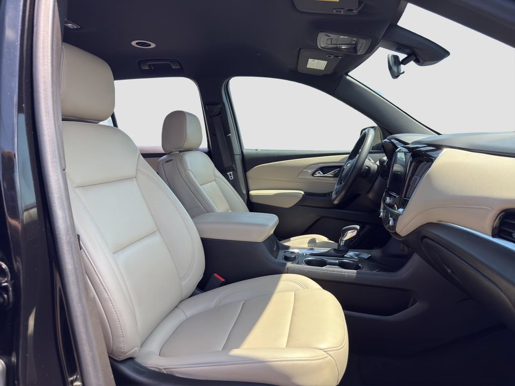 Used 2023 Chevrolet Traverse LT FWD image 15