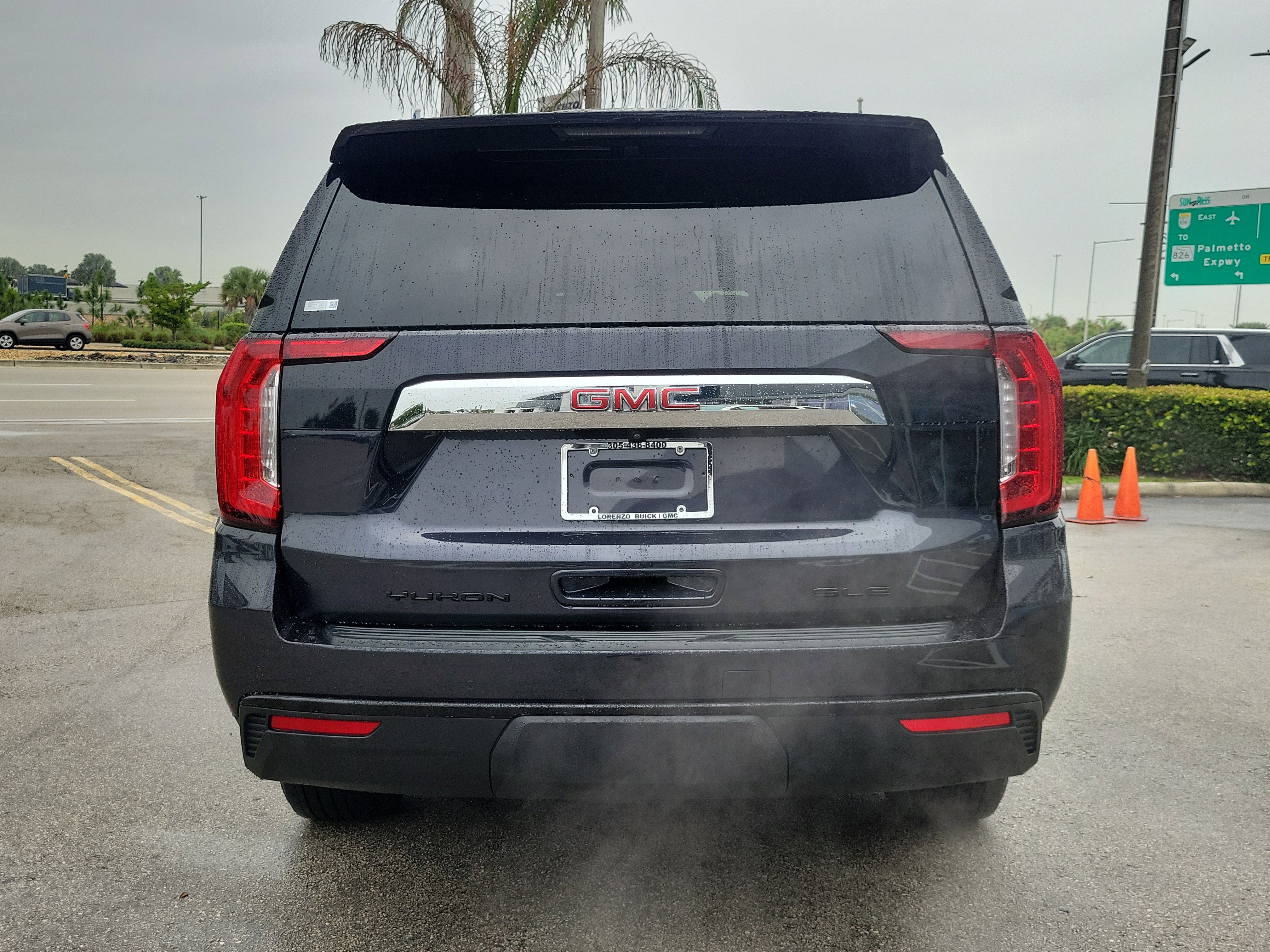 Used 2023 GMC Yukon SLE w/ Gmc Pro Safety Plus Package image 6