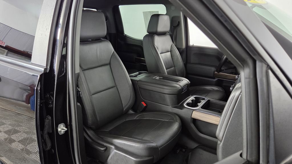 Used 2020 Chevrolet Silverado 1500 LT Trail Boss w/ Midnight Edition image 32