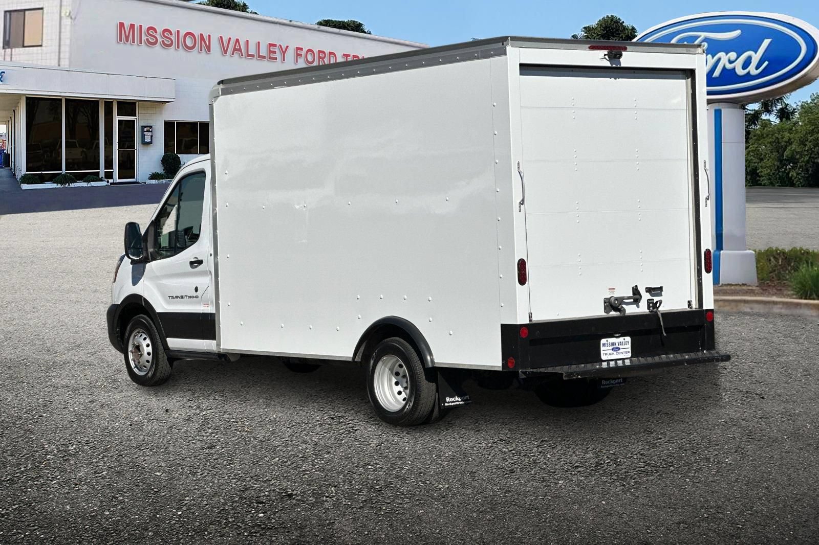 Used 2023 Ford Transit 350 DRW RWD image 6