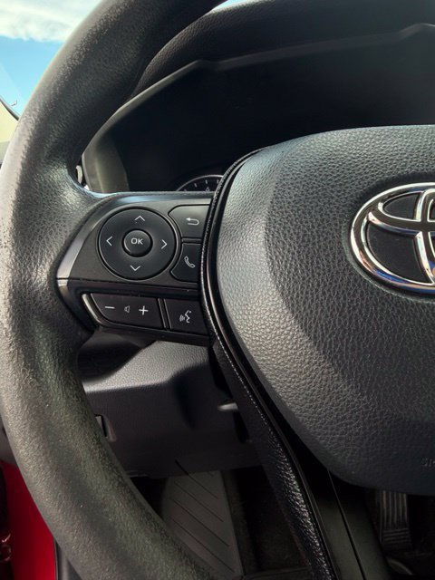 Used 2021 Toyota RAV4 LE FWD image 12