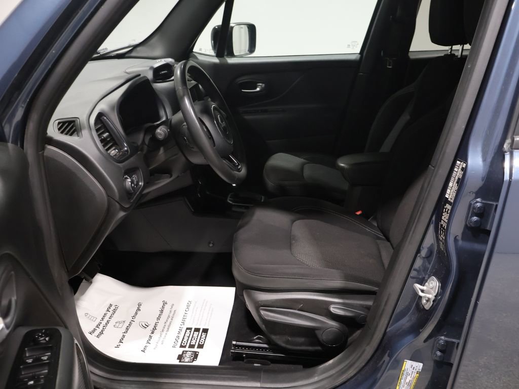 Used 2022 Jeep Renegade Altitude image 11