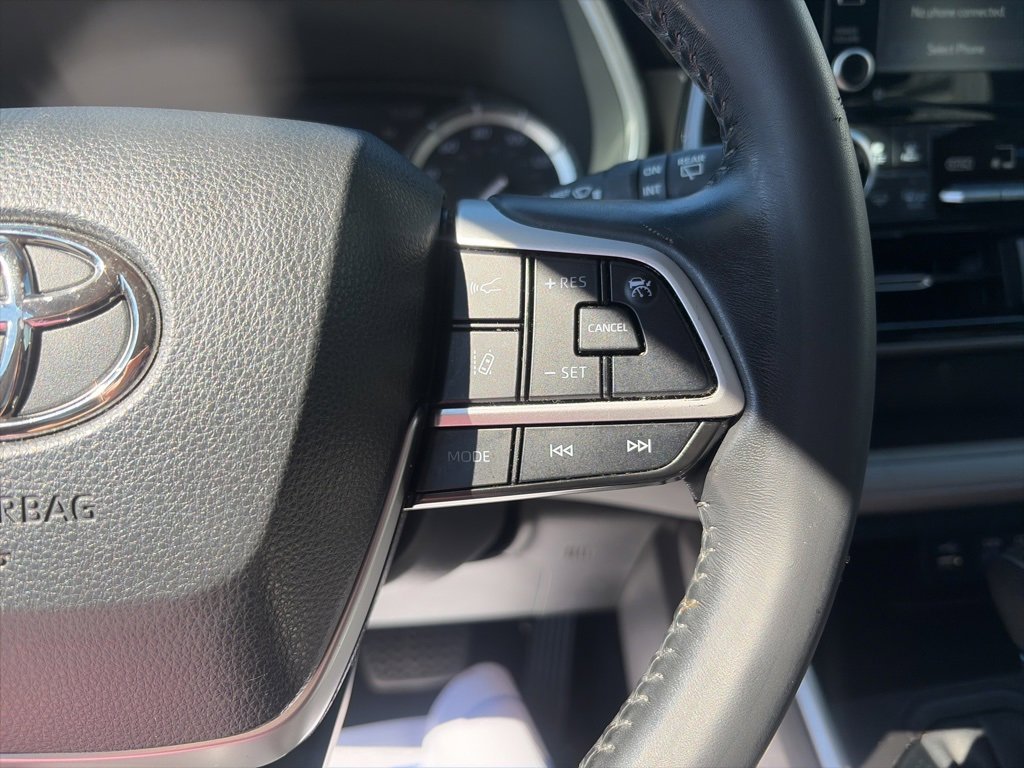 Used 2022 Toyota Highlander XLE image 19