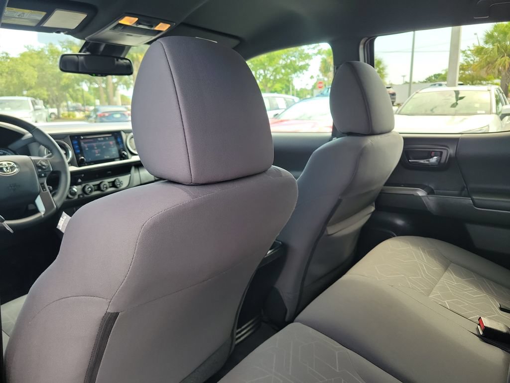 Used 2019 Toyota Tacoma TRD Sport AWD/4WD image 25