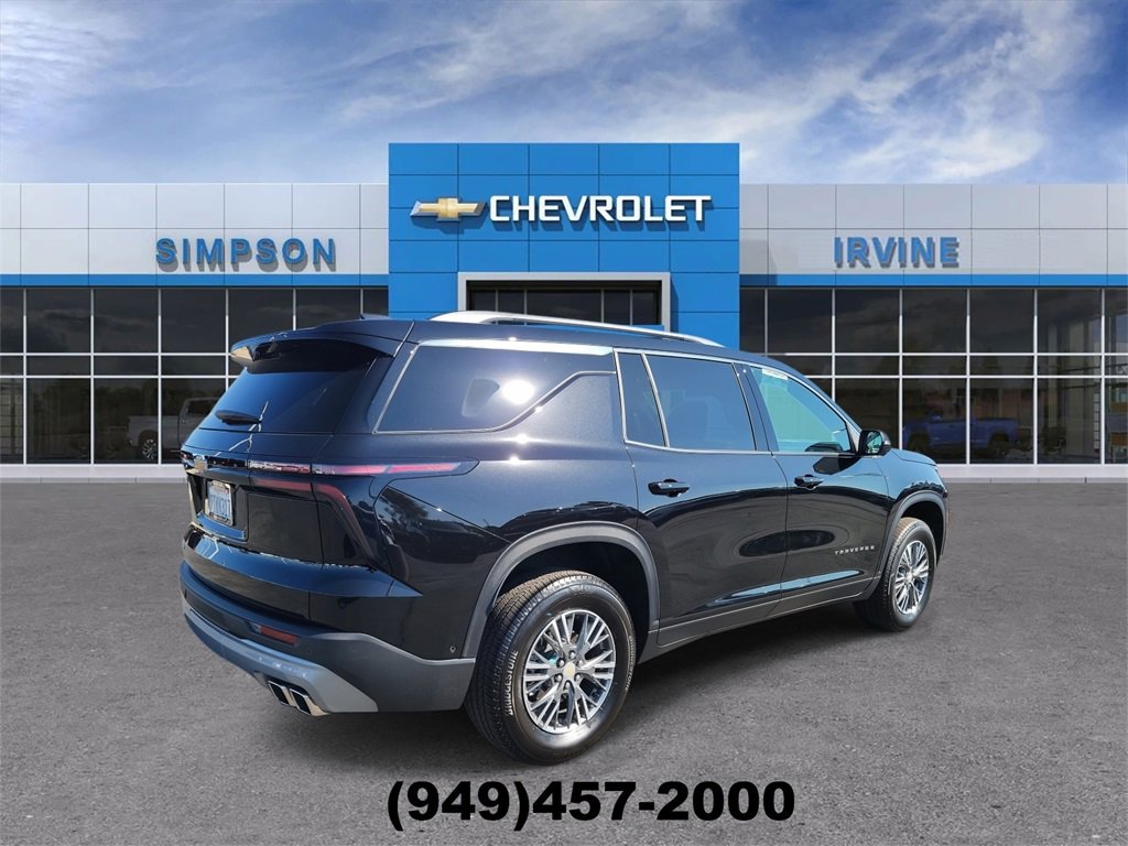 Used 2025 Chevrolet Traverse LT w/ Enhanced Driving Package image 8
