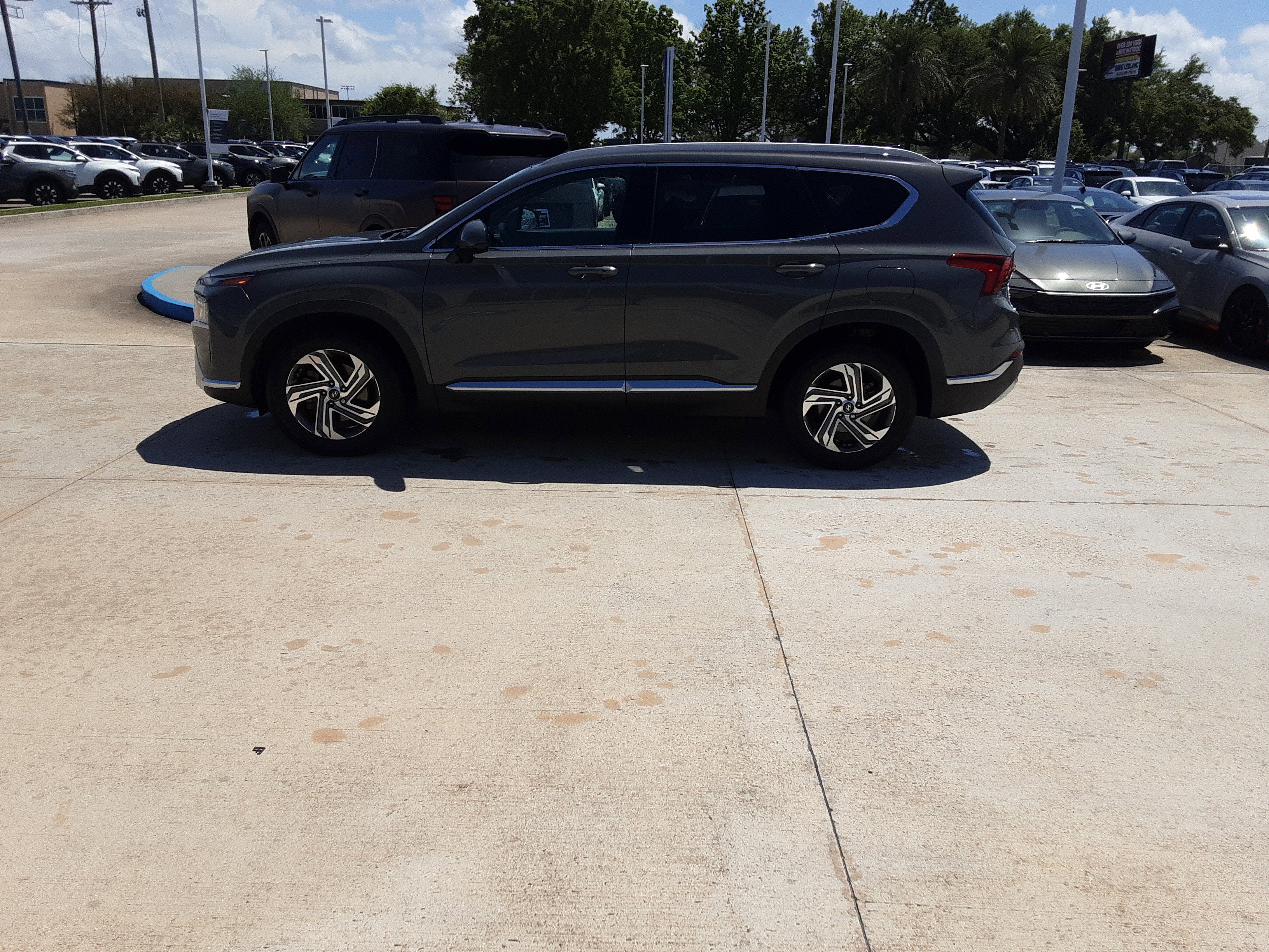 Used 2021 Hyundai Santa Fe SEL image 4