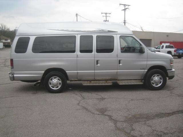 Used 2013 Ford E-350 and Econoline 350 Extended Super Duty w/ PWR Group image 13