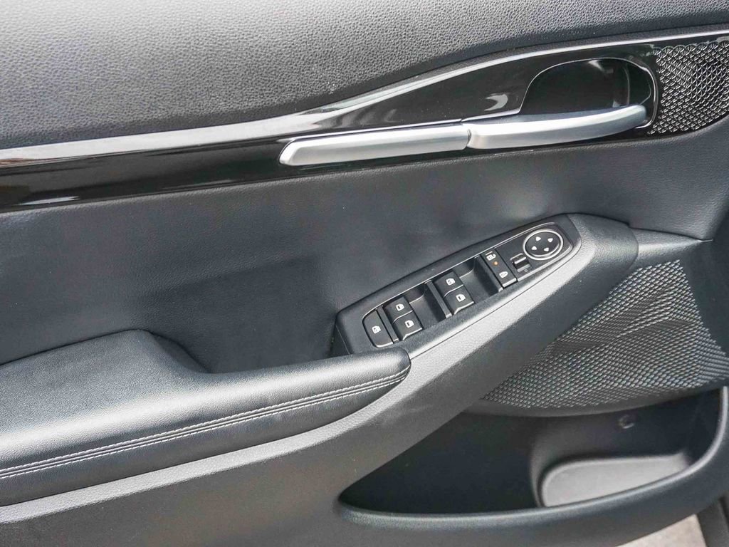 Certified 2024 Kia Seltos EX FWD image 19