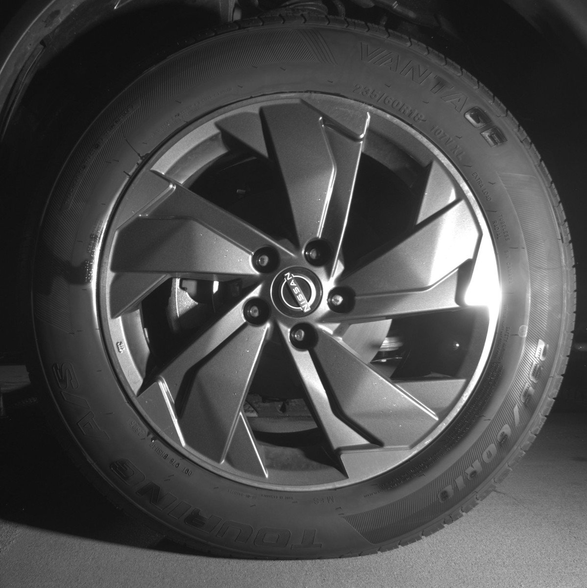 Used 2025 Nissan Rogue SV image 12