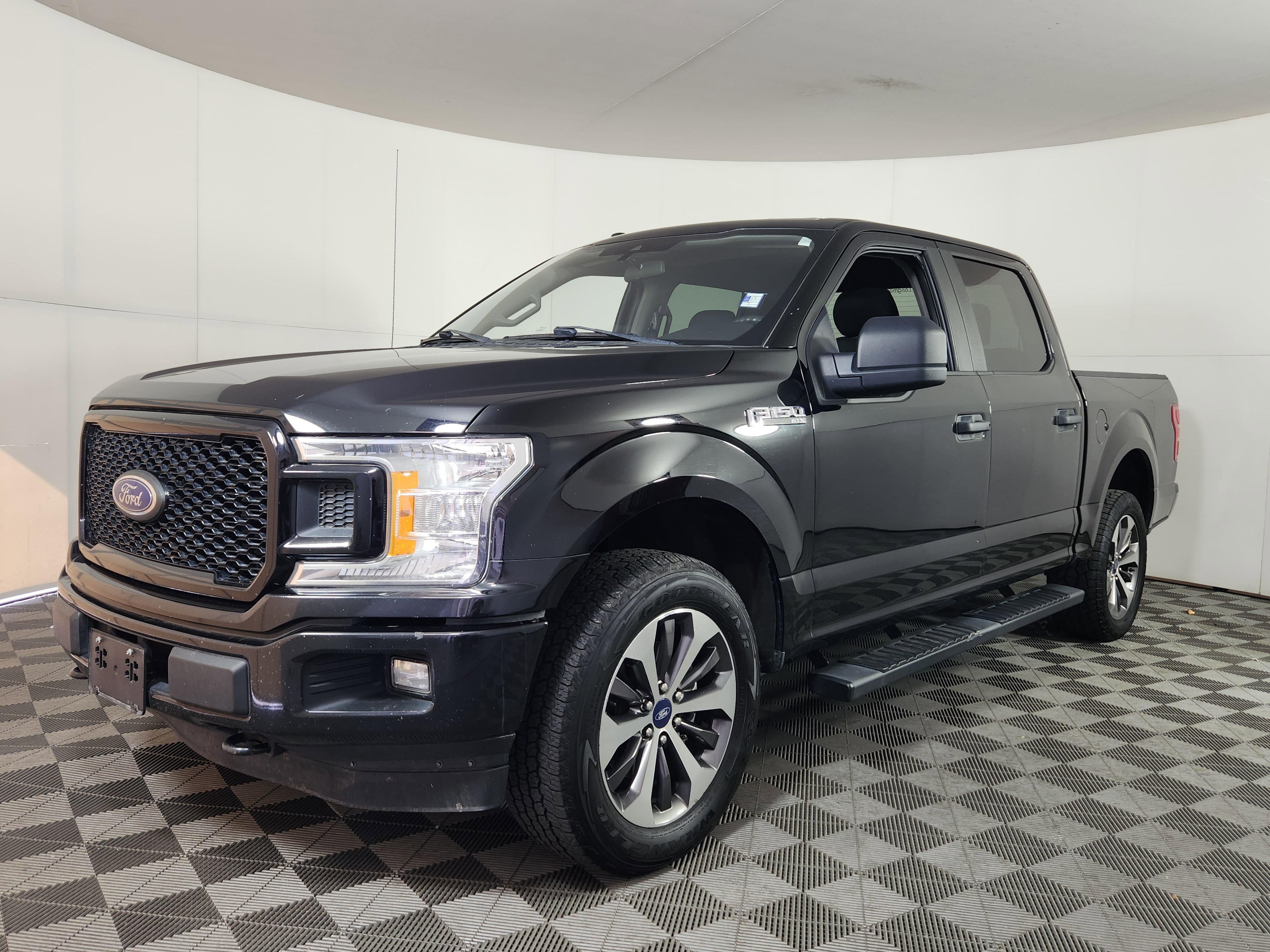 Used 2019 Ford F150 XL w/ Equipment Group 101A Mid image 3