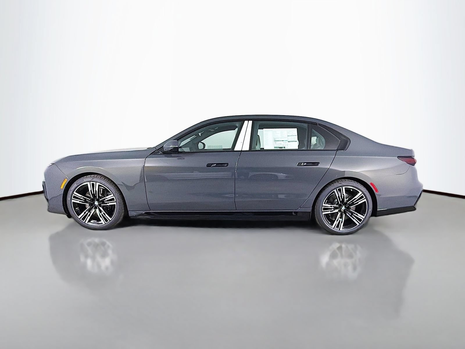 New 2026 BMW i7 xDrive60 AWD/4WD image 4