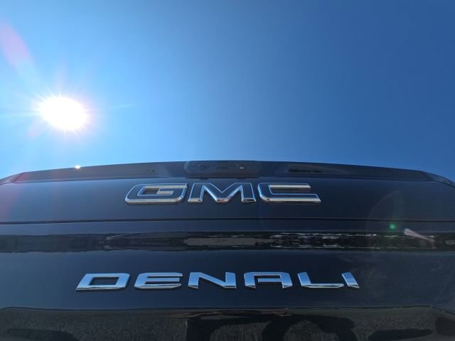Used 2025 GMC Sierra 1500 Denali Ultimate image 10
