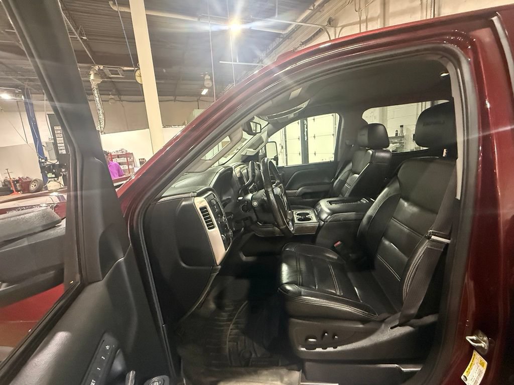 Used 2017 GMC Sierra 2500 Denali w/ Duramax Plus Package AWD/4WD image 23
