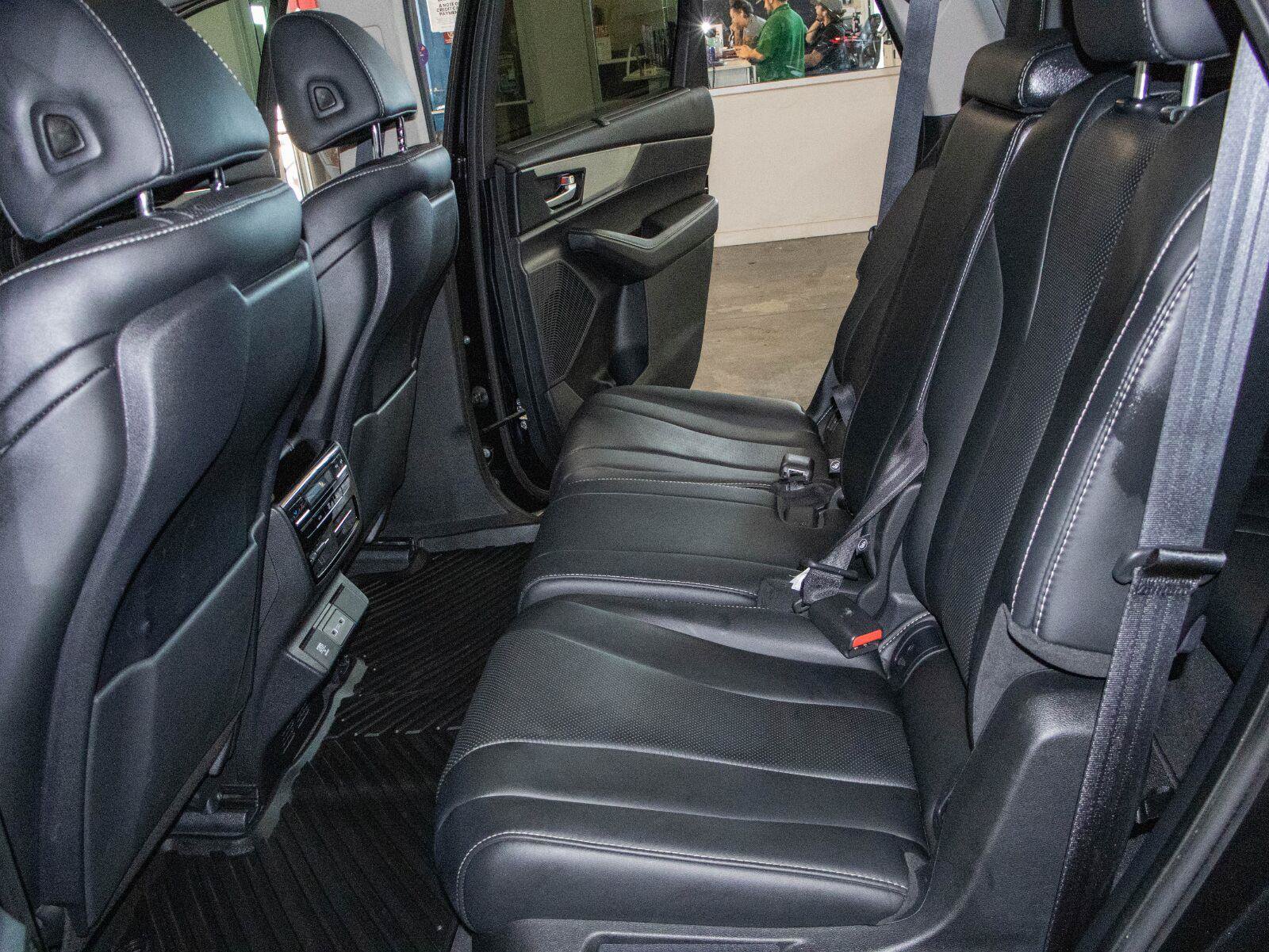 Used 2023 Acura MDX w/ Technology Package AWD/4WD image 15