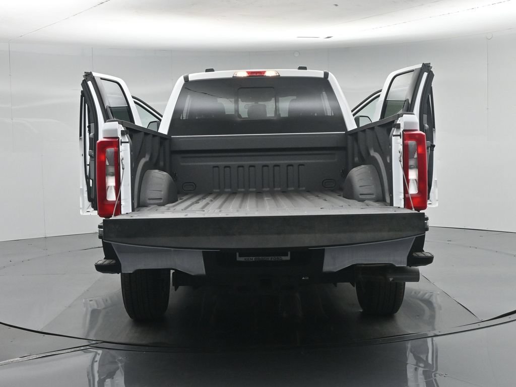 New 2026 Ford F350 XLT RWD image 32