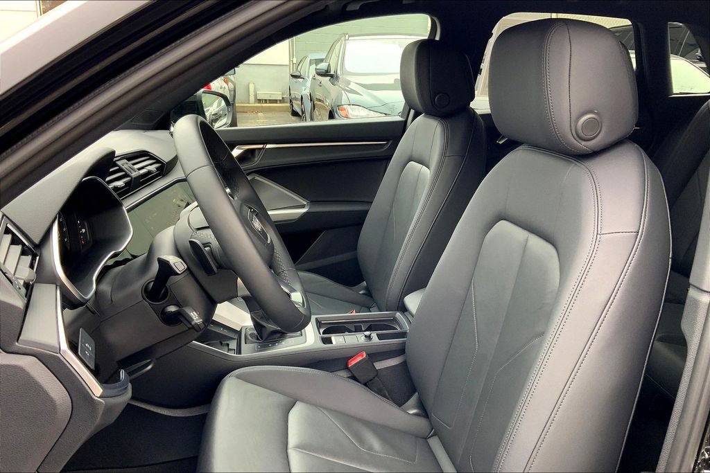 Certified 2024 Audi Q3 2.0T Premium Plus image 8