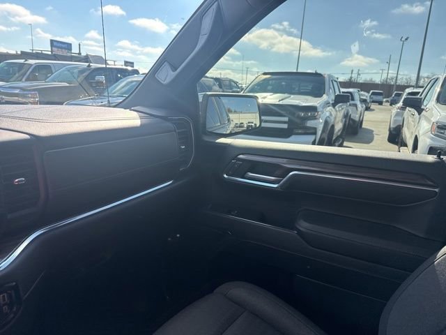 Used 2023 Chevrolet Silverado 1500 LT image 24