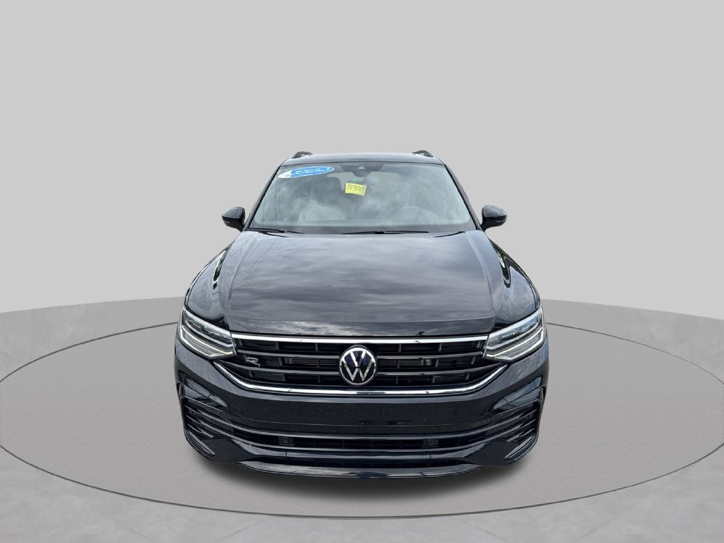 Certified 2024 Volkswagen Tiguan SE R-Line FWD image 3