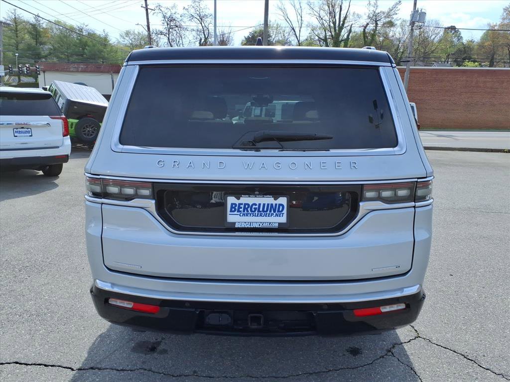 Used 2022 Jeep Grand Wagoneer Series II w/ Convenience Group III image 5