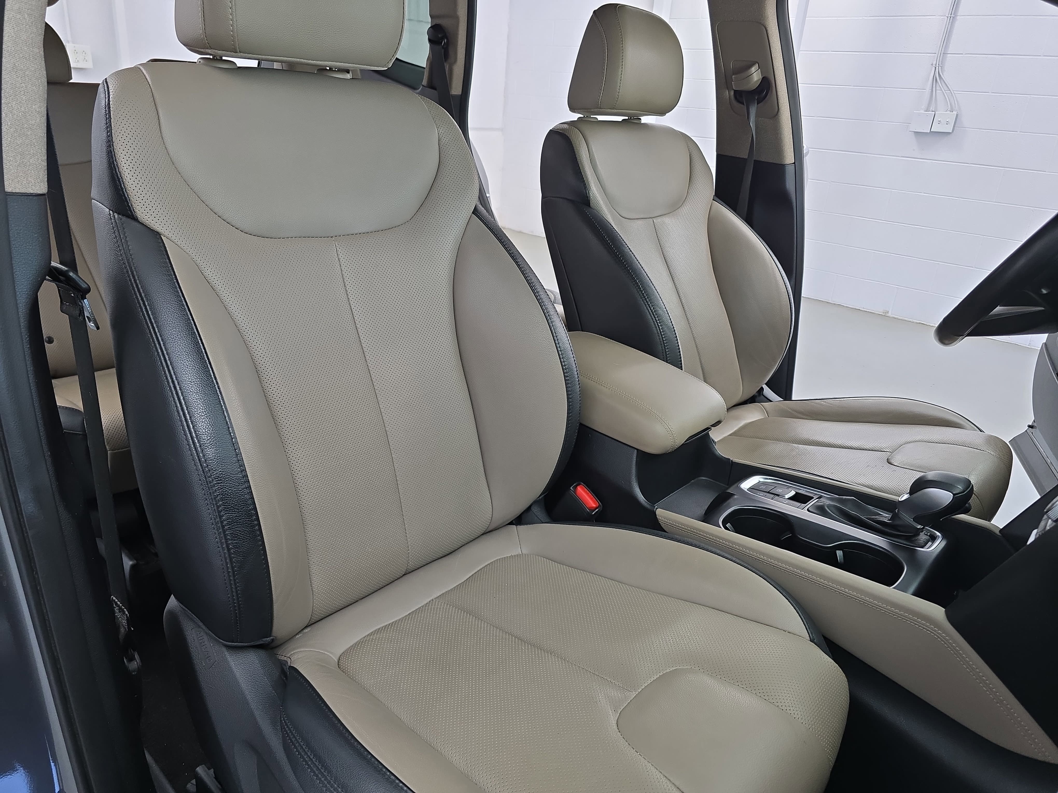 Used 2019 Hyundai Santa Fe Limited FWD image 10