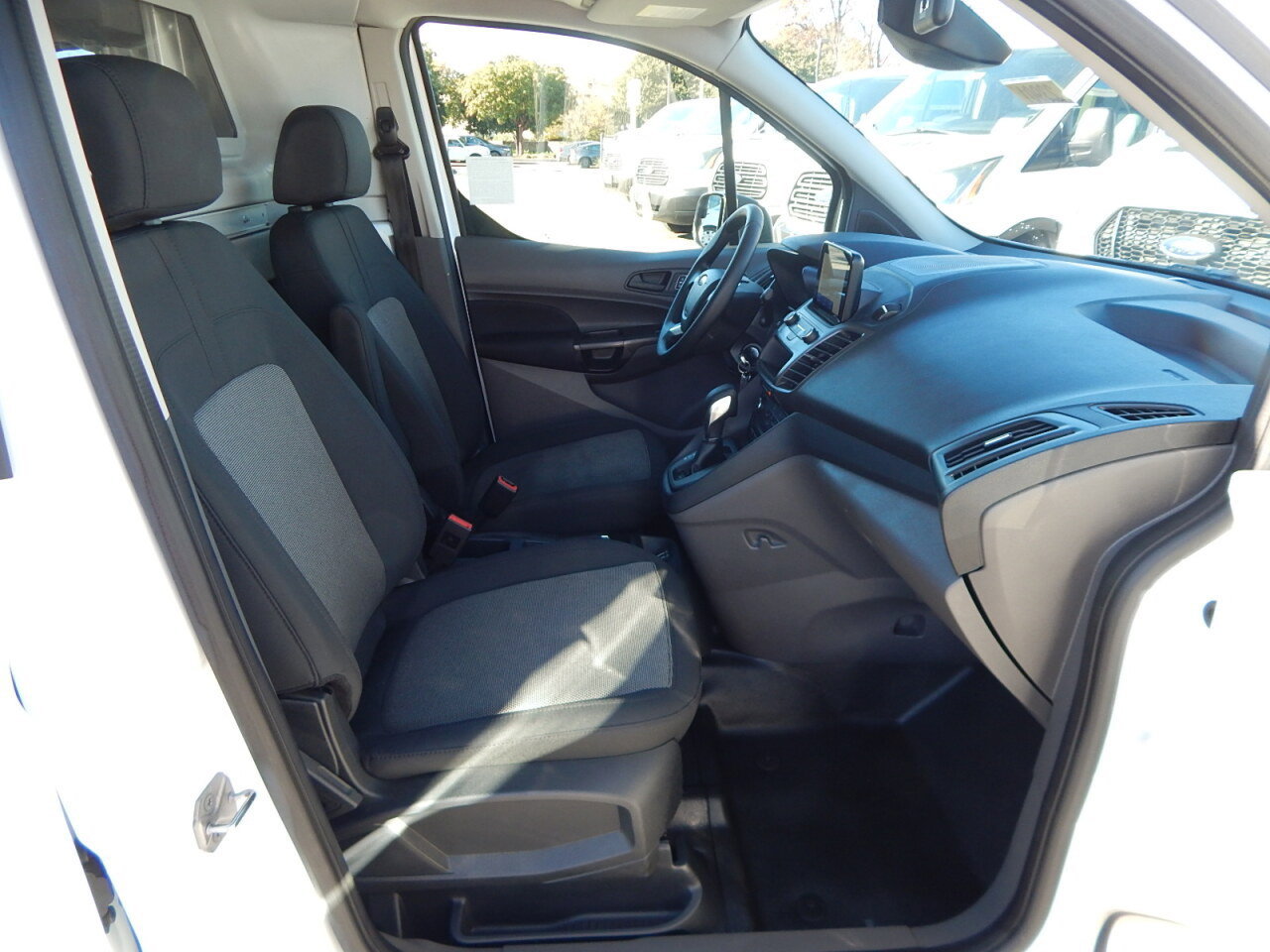 Used 2022 Ford Transit Connect XL image 19