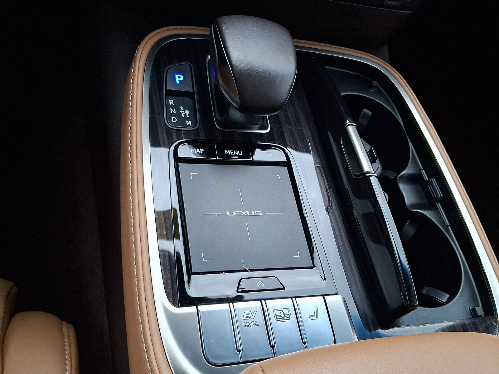 Used 2020 Lexus LS 500h AWD image 15