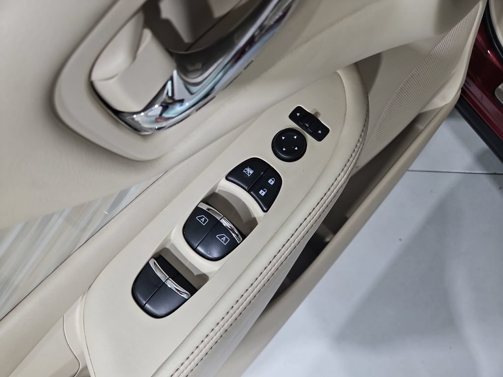 Used 2018 Nissan Murano Platinum FWD image 12