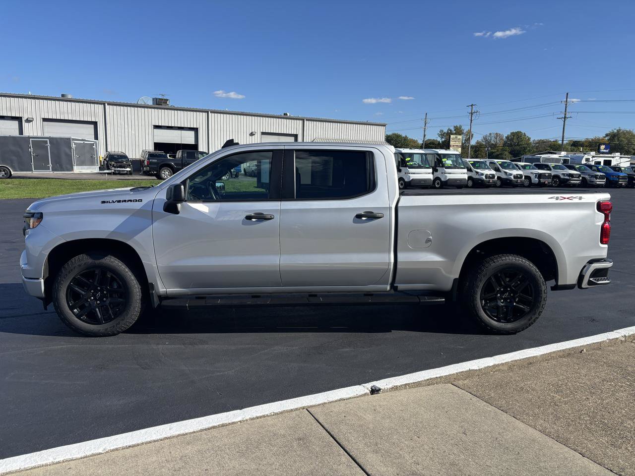 Used 2022 Chevrolet Silverado 1500 Custom w/ LPO, Dark Essentials Package AWD/4WD image 6