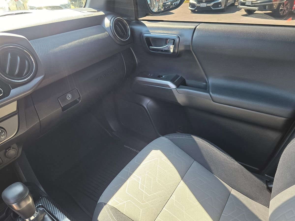 Used 2020 Toyota Tacoma TRD Sport w/ Technology Package RWD image 37