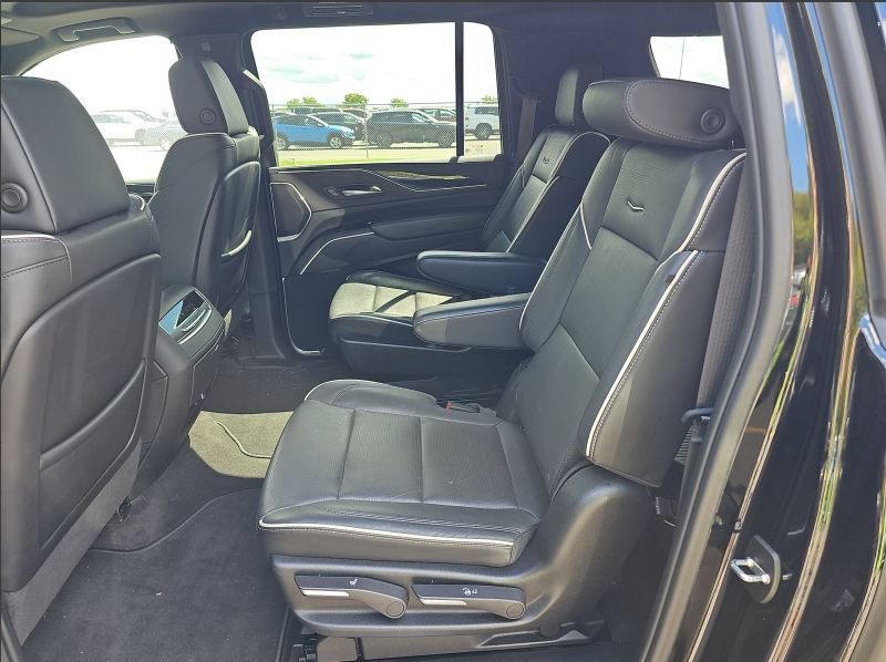 Used 2024 Cadillac Escalade ESV Sport AWD/4WD image 9