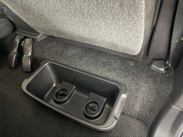 Used 2025 Nissan Frontier SV image 13