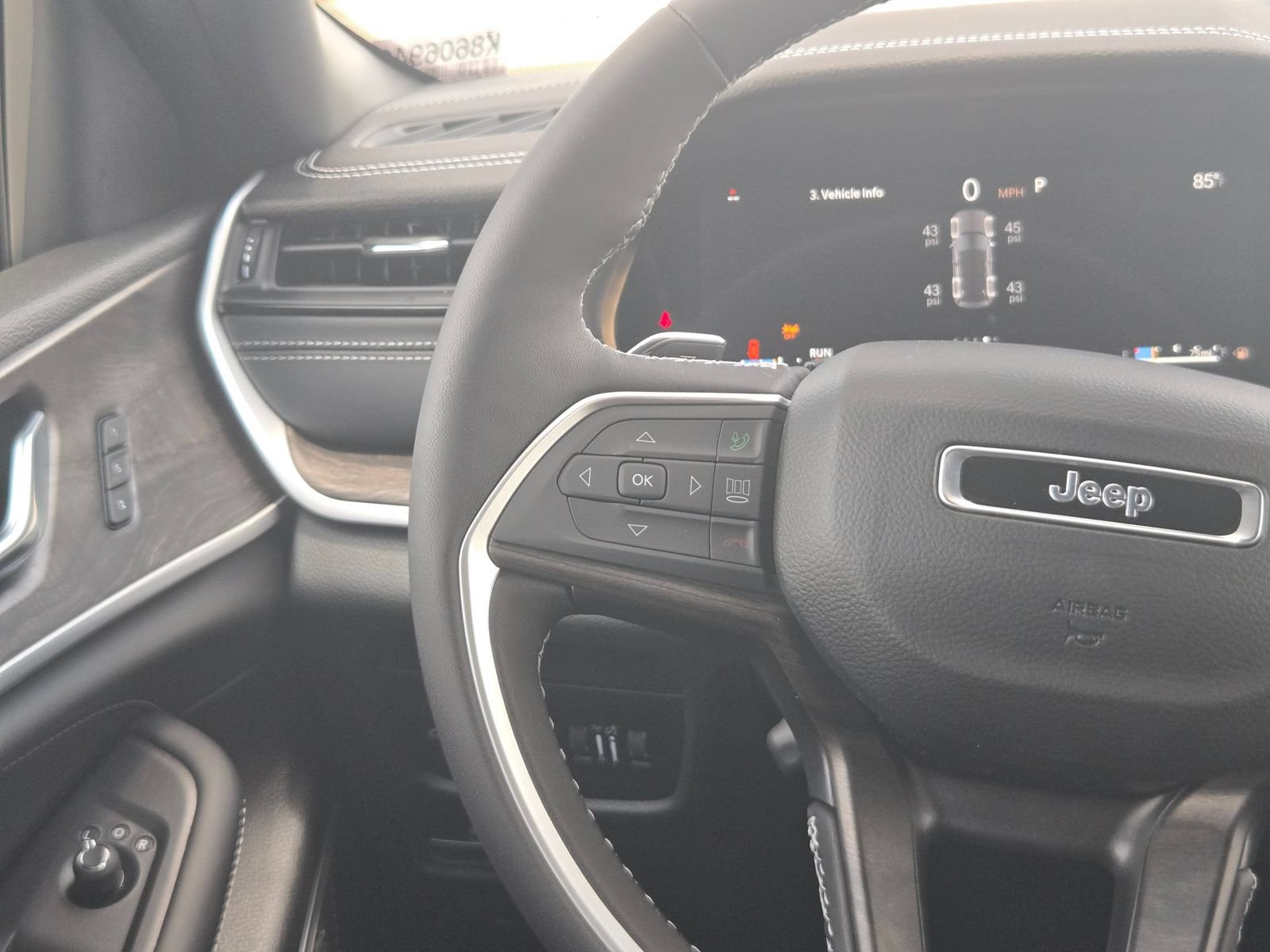 New 2026 Jeep Grand Cherokee Limited AWD/4WD image 18