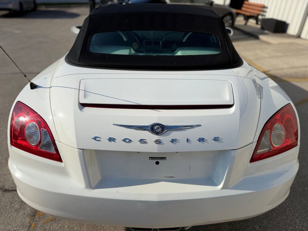 Used 2006 Chrysler Crossfire Limited RWD image 4