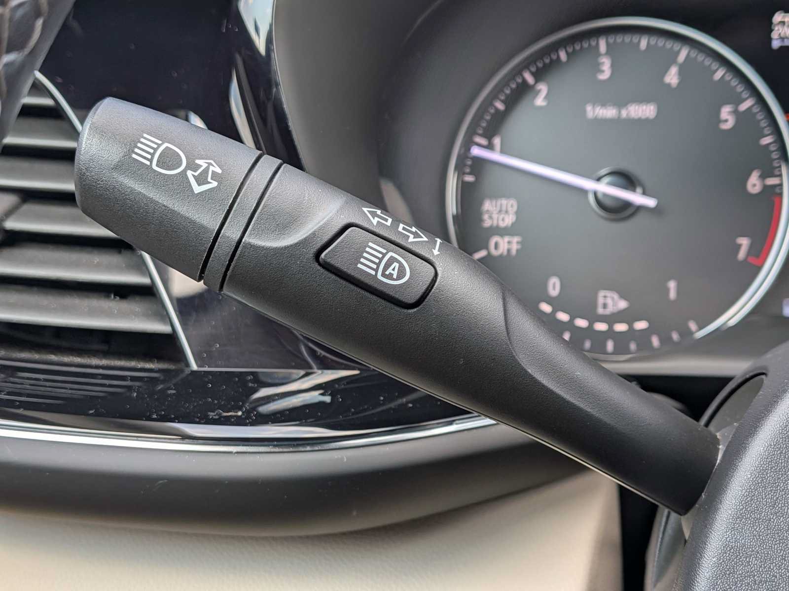 Used 2023 Buick Envision Avenir AWD/4WD image 28