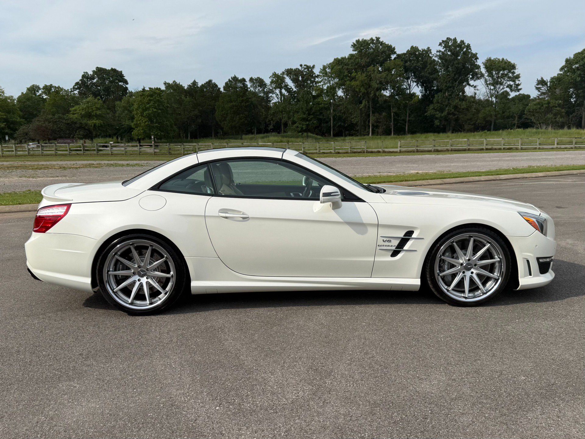 Used 2013 Mercedes-Benz SL 63 AMG image 11