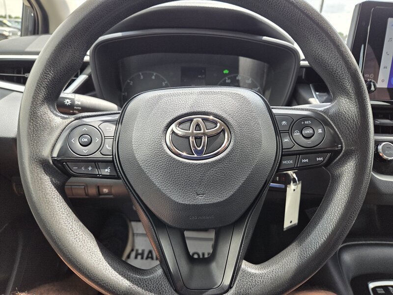Used 2023 Toyota Corolla LE FWD image 13