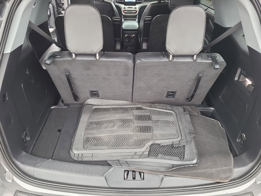Used 2023 Ford Explorer XLT image 39