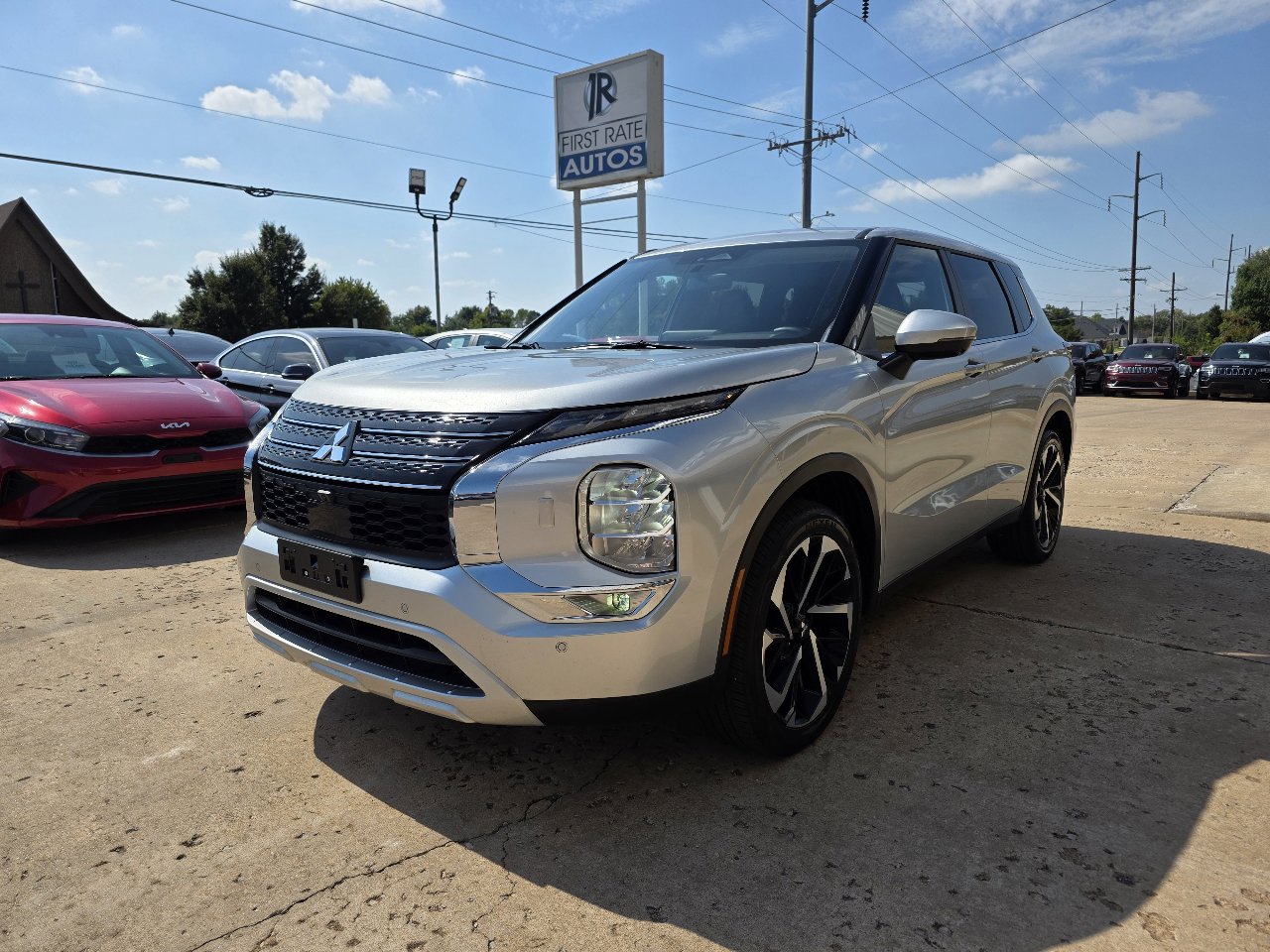 Used 2024 Mitsubishi Outlander AWD image 3