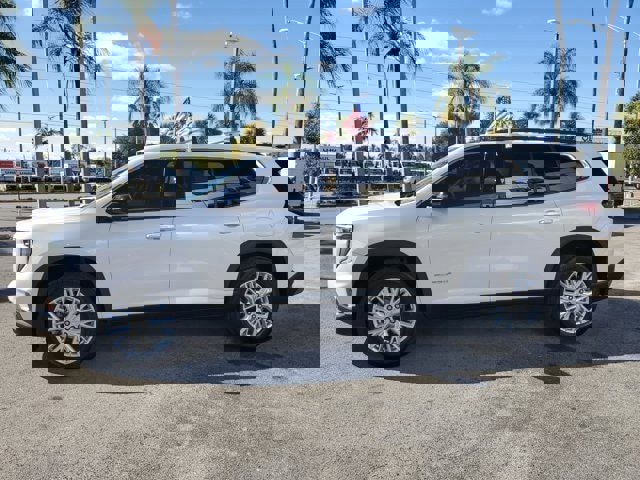 Used 2024 GMC Acadia Elevation w/ Luxury Package image 4