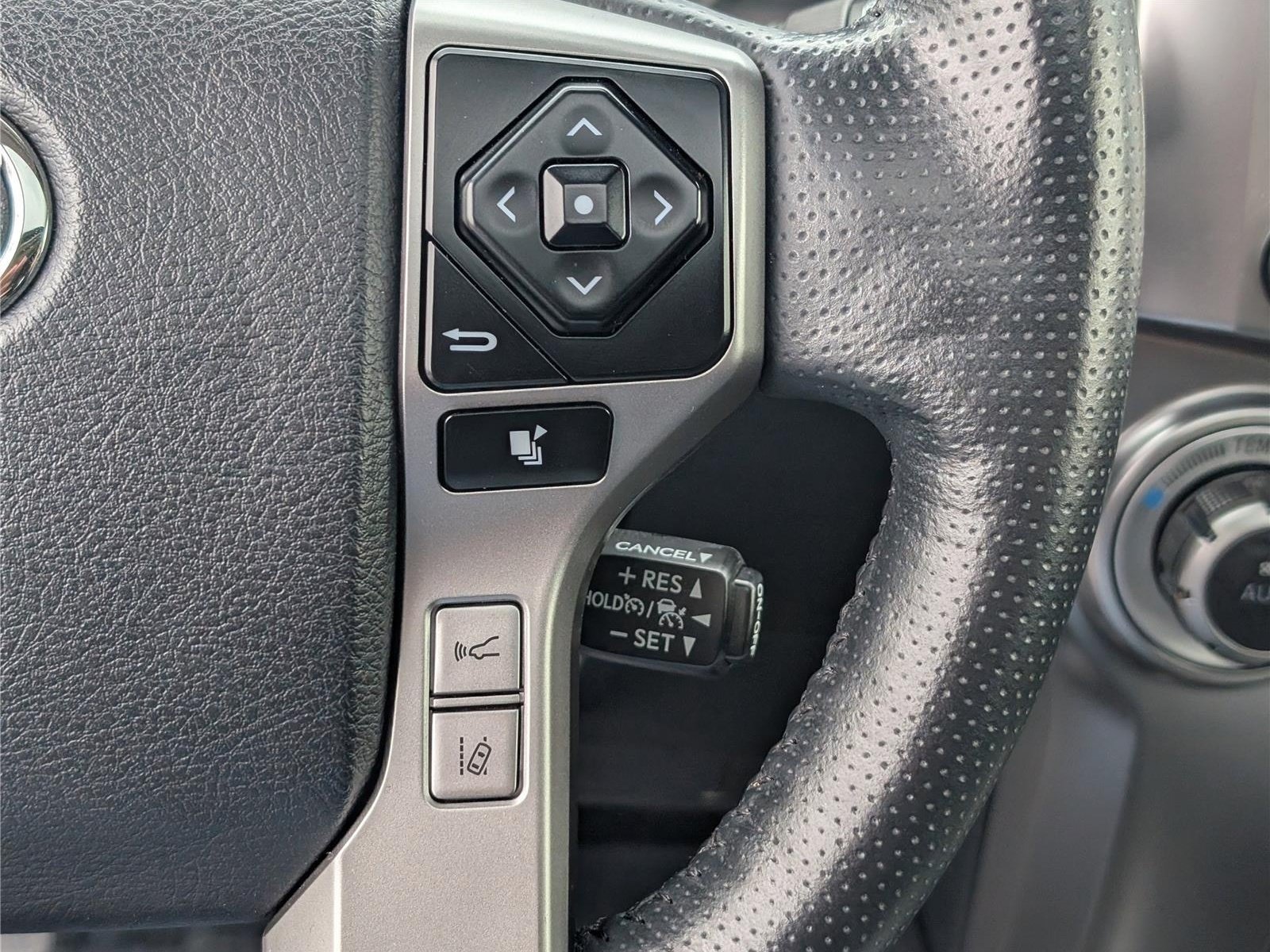 Used 2024 Toyota 4Runner Limited AWD/4WD image 26