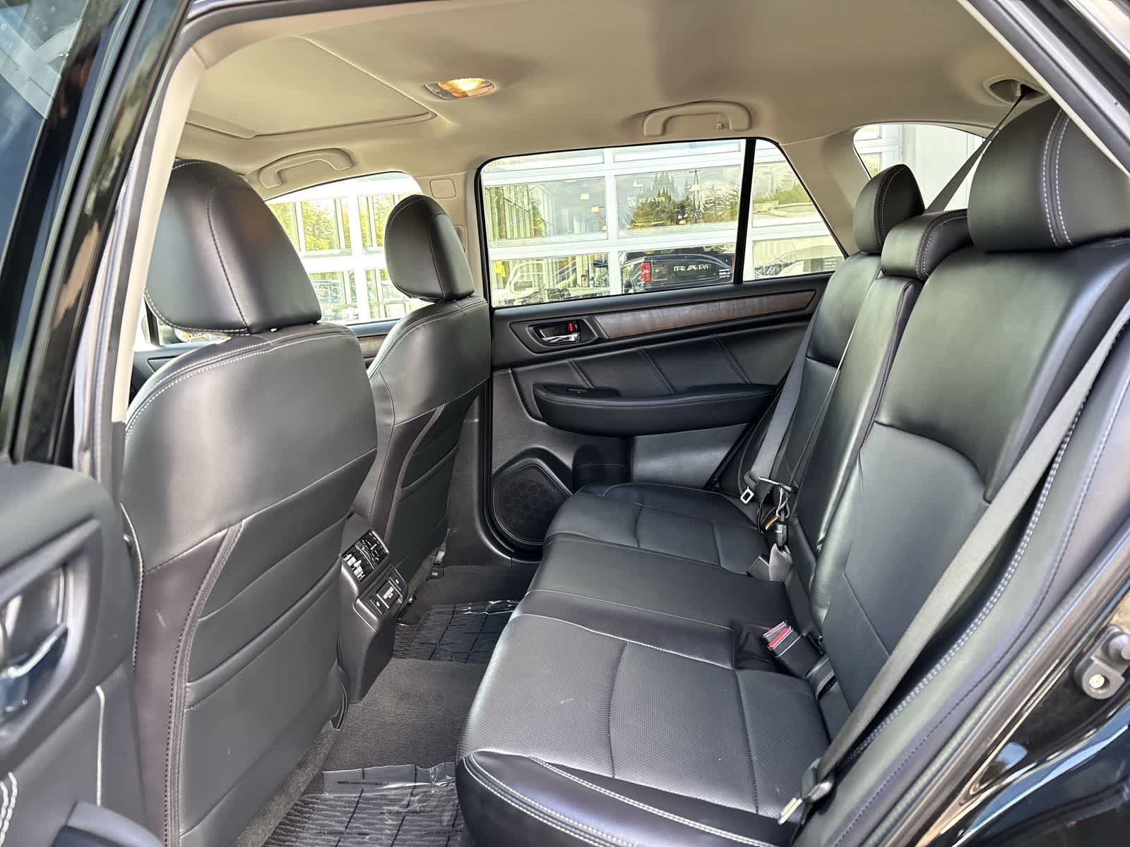 Used 2018 Subaru Outback 2.5i Limited AWD/4WD image 9