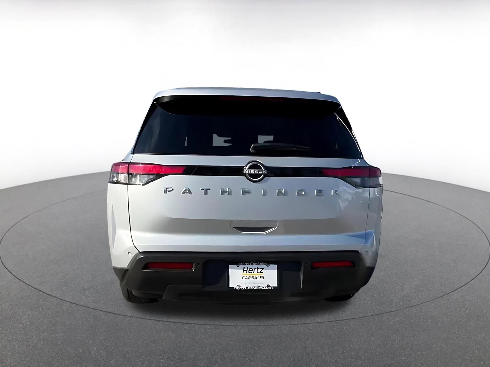 Used 2025 Nissan Pathfinder SV image 12