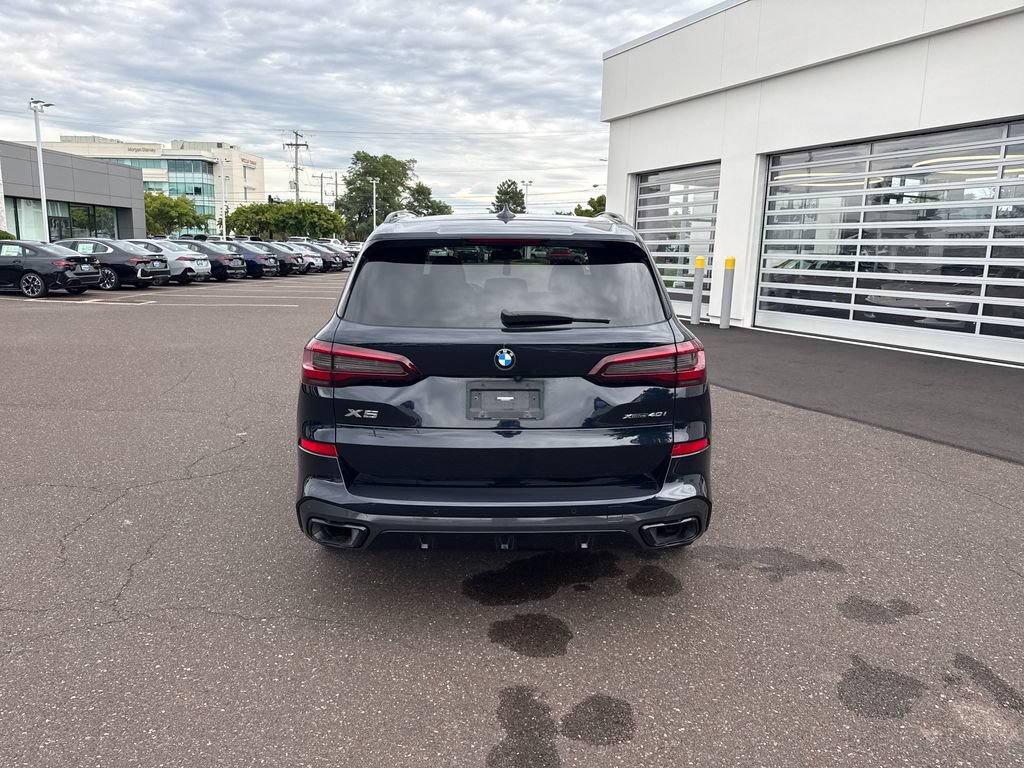 Used 2022 BMW X5 xDrive40i w/ M Sport Package AWD/4WD image 4
