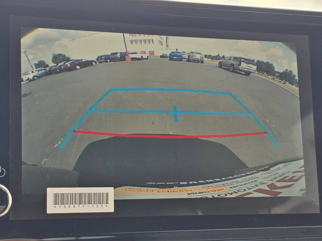 Used 2026 Toyota Sienna LE FWD image 24