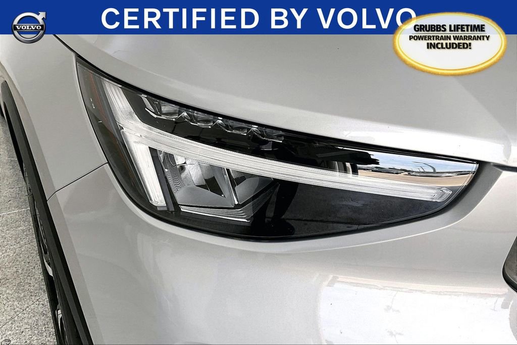 Certified 2025 Volvo XC40 B5 Core image 39