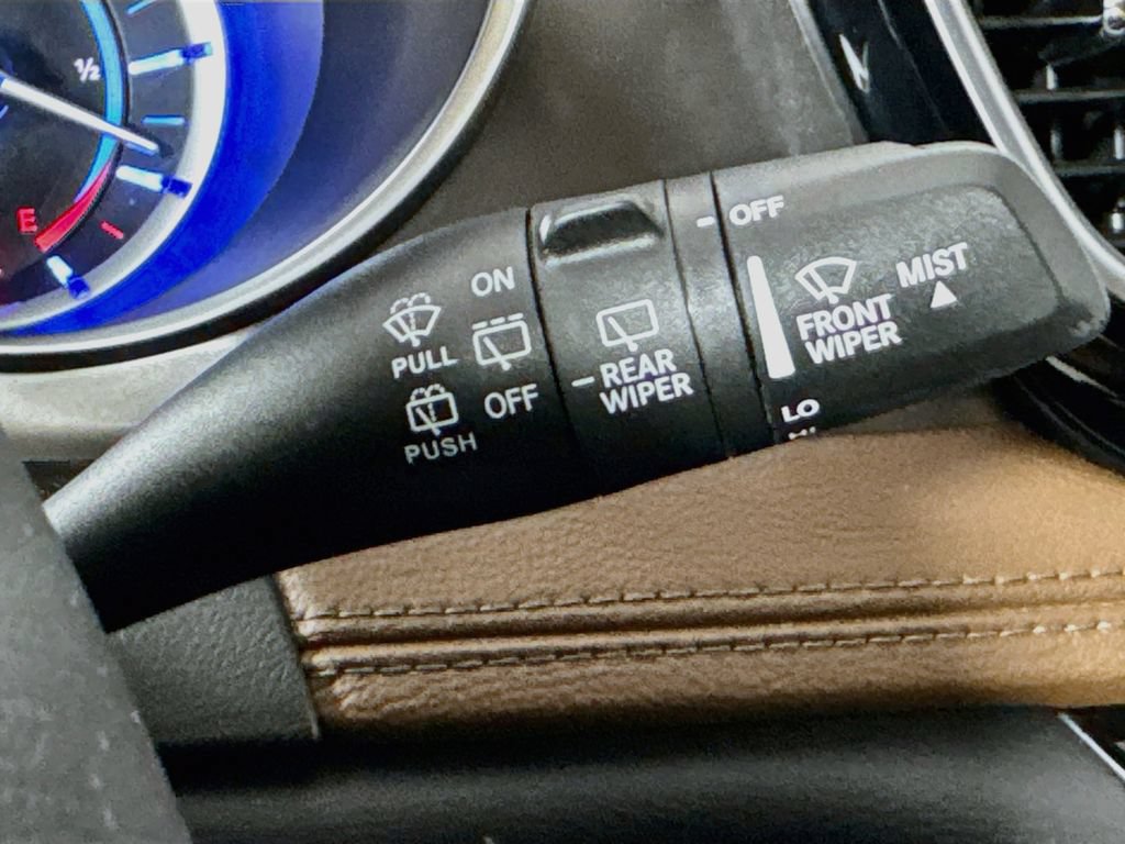 Used 2020 Chrysler Pacifica Limited FWD image 13