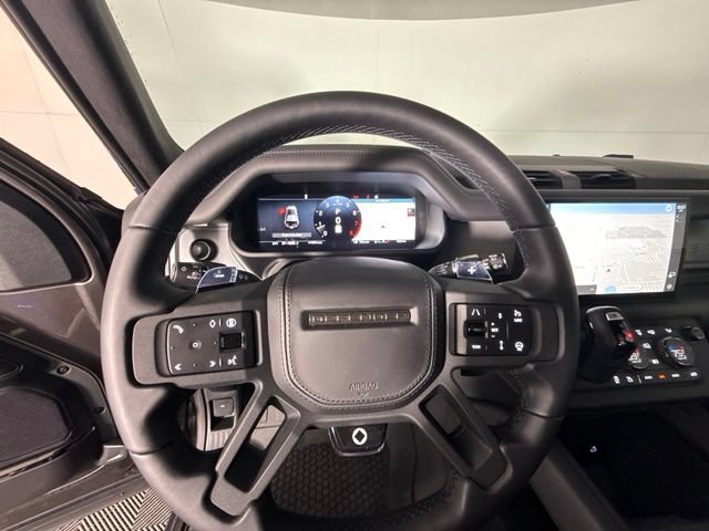 Used 2025 Land Rover Defender 110 AWD/4WD image 19